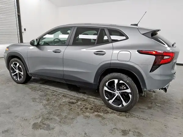 KL77LGE2XRC071191 2024 CHEVROLET TRAX - Image 2