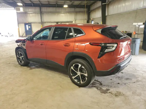 KL77LGE2XRC091506 2024 CHEVROLET TRAX - Image 2