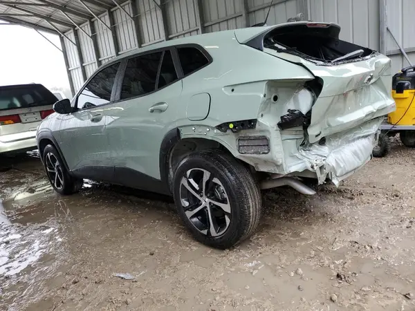 KL77LGE2XRC140221 2024 CHEVROLET TRAX - Image 2