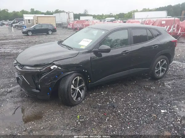 KL77LGE2XRC151042 2024 CHEVROLET TRAX - Image 2
