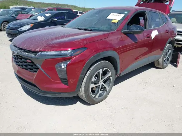 KL77LGE2XRC211742 2024 CHEVROLET TRAX - Image 2