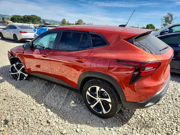 KL77LGE2XRC226936 2024 CHEVROLET TRAX - Image 2