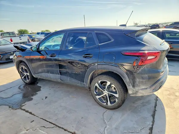 KL77LGE2XRC237077 2024 CHEVROLET TRAX - Image 2