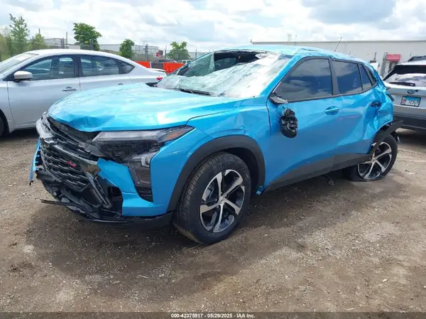 KL77LGEP0SC036175 2025 CHEVROLET TRAX - Image 2