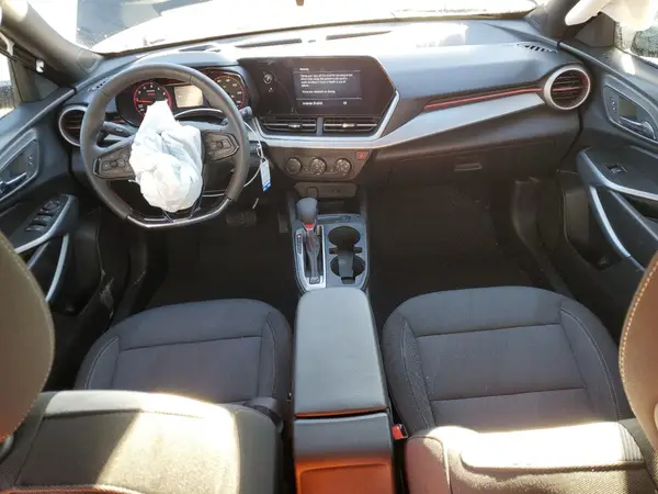 KL77LGEP0SC098885 2025 CHEVROLET TRAX - Image 8