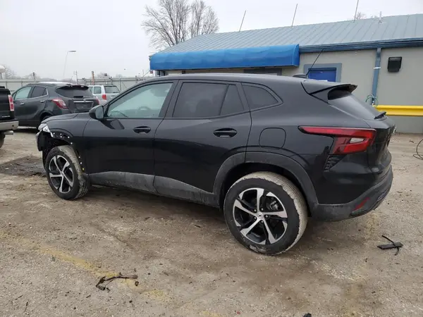 KL77LGEP0SC101249 2025 CHEVROLET TRAX - Image 2