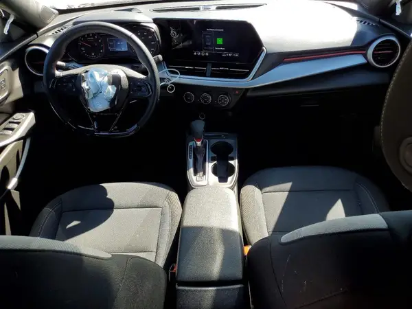 KL77LGEP0SC111439 2025 CHEVROLET TRAX - Image 8