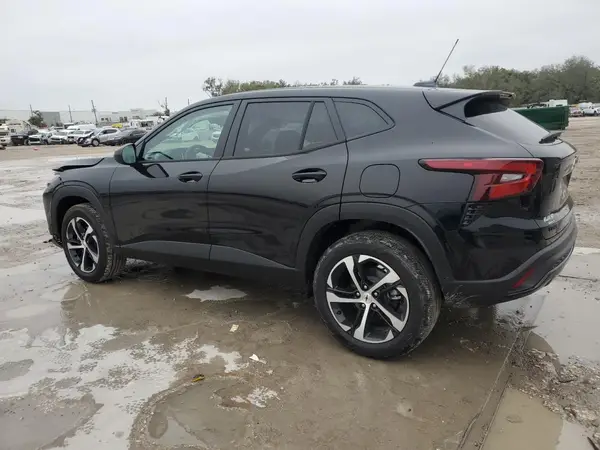 KL77LGEP0SC139497 2025 CHEVROLET TRAX - Image 2