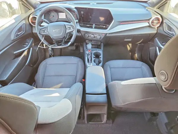 KL77LGEP0SC286905 2025 CHEVROLET TRAX - Image 8