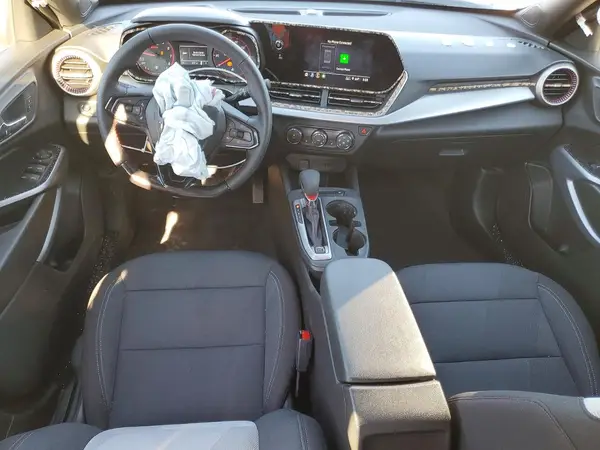 KL77LGEP0TC017823 2026 CHEVROLET TRAX - Image 8