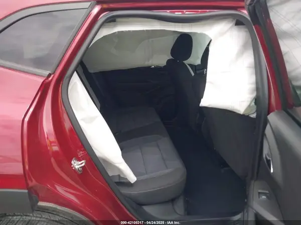 KL77LGEP1SC010409 2025 CHEVROLET TRAX - Image 8