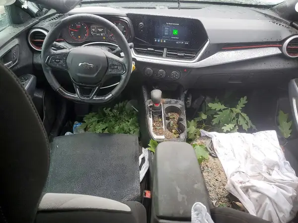 KL77LGEP1SC011107 2025 CHEVROLET TRAX - Image 8