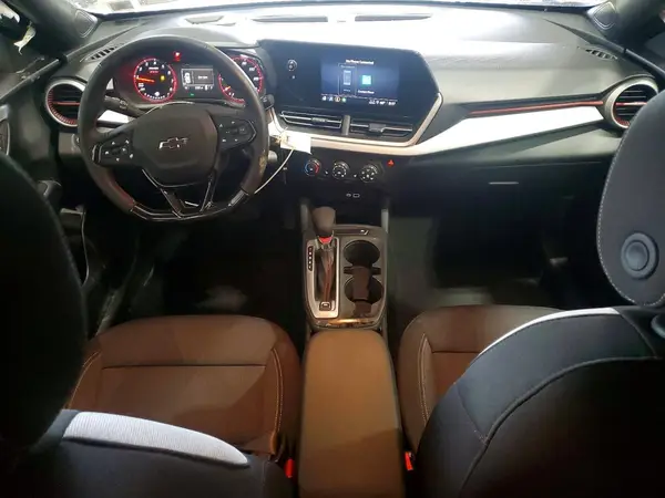 KL77LGEP1SC085143 2025 CHEVROLET TRAX - Image 8