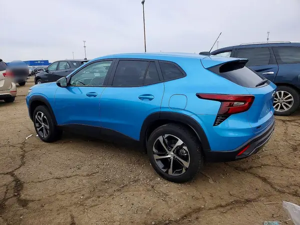 KL77LGEP1SC158818 2025 CHEVROLET TRAX - Image 2