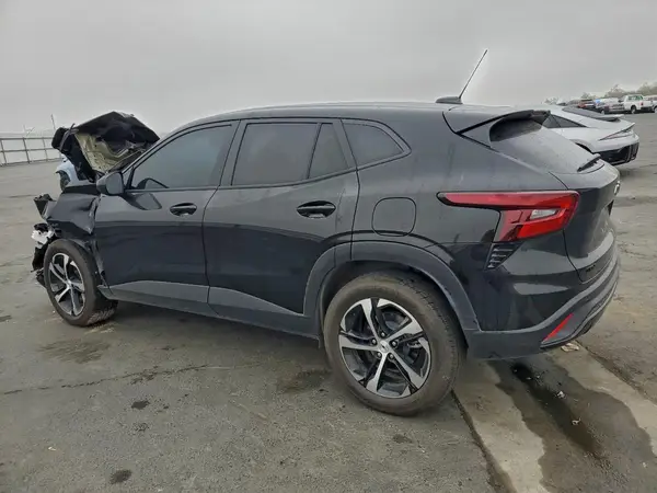 KL77LGEP1SC174128 2025 CHEVROLET TRAX - Image 2