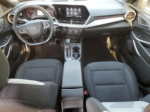 KL77LGEP1SC220170 2025 CHEVROLET TRAX - Image 8