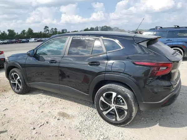 KL77LGEP1SC250625 2025 CHEVROLET TRAX - Image 2