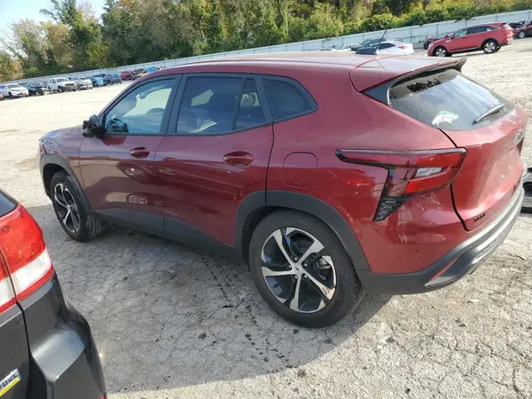 KL77LGEP1SC295984 2025 CHEVROLET TRAX - Image 2