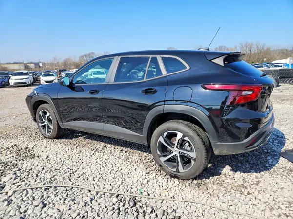 KL77LGEP1SC299842 2025 CHEVROLET TRAX - Image 2