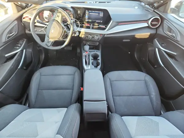 KL77LGEP1SC328384 2025 CHEVROLET TRAX - Image 8