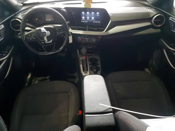 KL77LGEP2SC033262 2025 CHEVROLET TRAX - Image 8