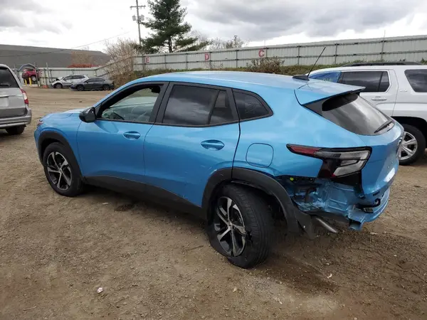 KL77LGEP2SC039076 2025 CHEVROLET TRAX - Image 2