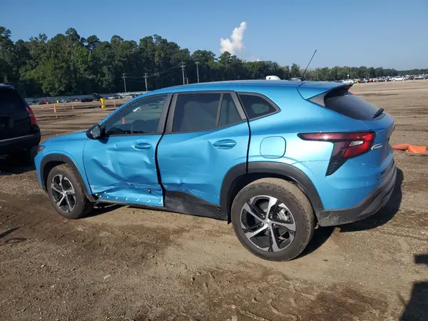 KL77LGEP2SC147343 2025 CHEVROLET TRAX - Image 2