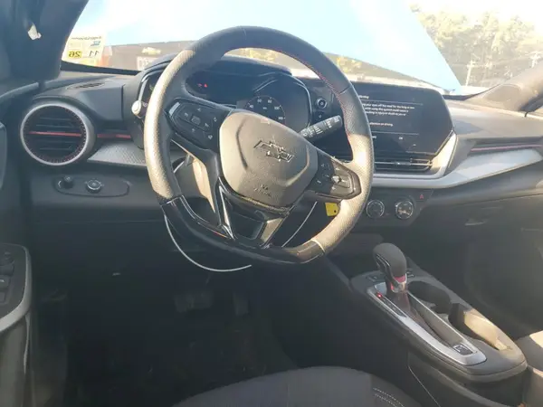 KL77LGEP2SC147343 2025 CHEVROLET TRAX - Image 8