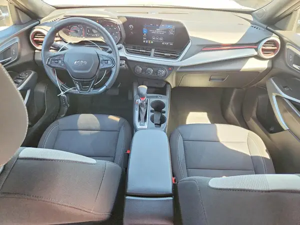 KL77LGEP2SC264257 2025 CHEVROLET TRAX - Image 8