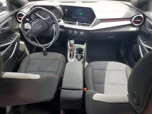 KL77LGEP2SC313716 2025 CHEVROLET TRAX - Image 8