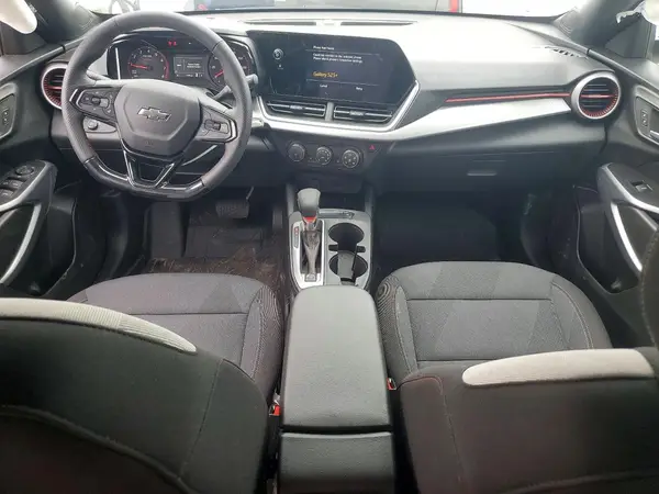 KL77LGEP2TC100718 2026 CHEVROLET TRAX - Image 8
