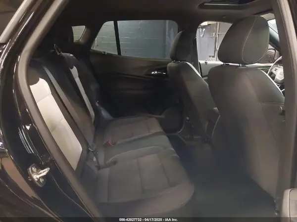 KL77LGEP3SC049339 2025 CHEVROLET TRAX - Image 8