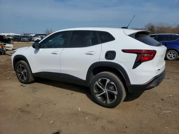 KL77LGEP3SC151014 2025 CHEVROLET TRAX - Image 2