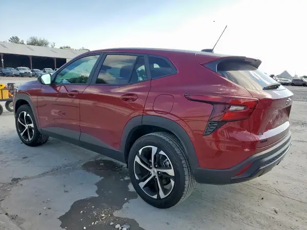 KL77LGEP3SC249475 2025 CHEVROLET TRAX - Image 2