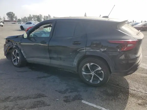 KL77LGEP3SC275364 2025 CHEVROLET TRAX - Image 2
