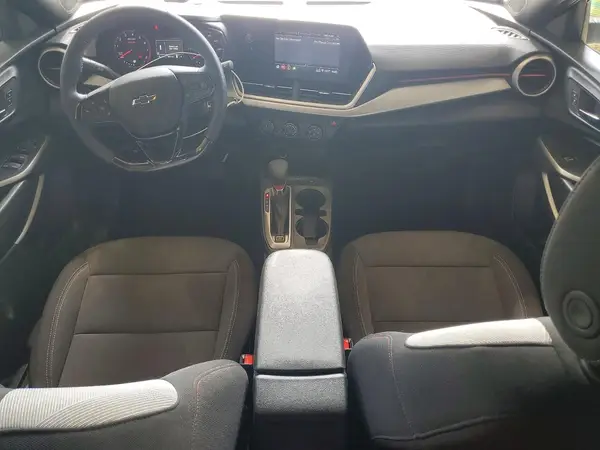 KL77LGEP3TC069513 2026 CHEVROLET TRAX - Image 8