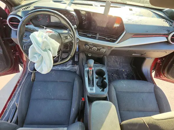 KL77LGEP4SC006001 2025 CHEVROLET TRAX - Image 8