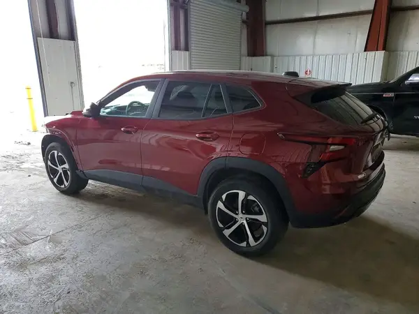 KL77LGEP4SC095343 2025 CHEVROLET TRAX - Image 2