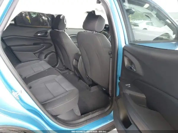 KL77LGEP4SC120161 2025 CHEVROLET TRAX - Image 8