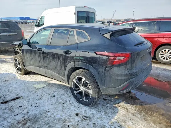 KL77LGEP4SC131676 2025 CHEVROLET TRAX - Image 2