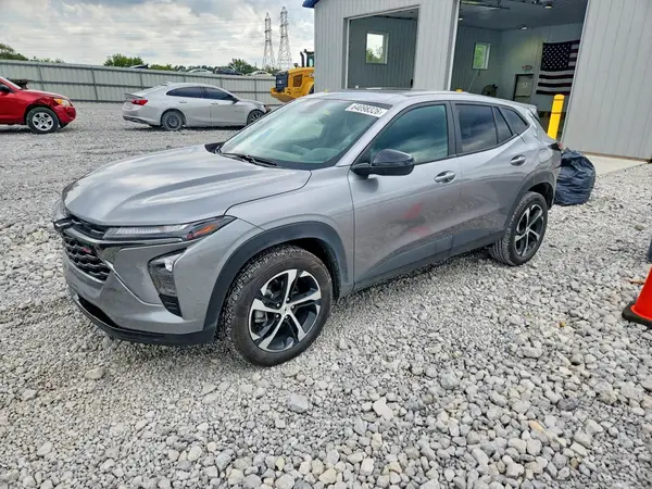 KL77LGEP4SC270917 2025 CHEVROLET TRAX - Image 1