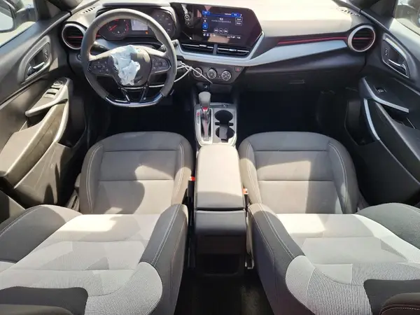 KL77LGEP4SC274823 2025 CHEVROLET TRAX - Image 8
