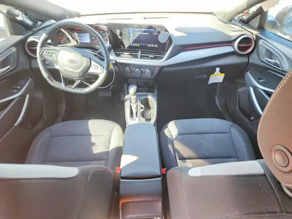 KL77LGEP4SC289984 2025 CHEVROLET TRAX - Image 8