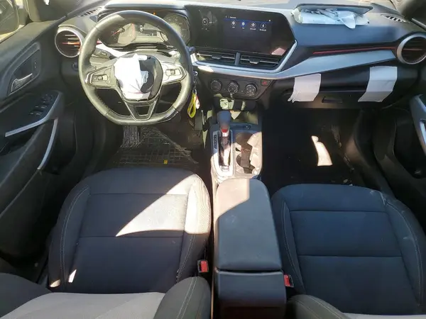 KL77LGEP4SC311420 2025 CHEVROLET TRAX - Image 8