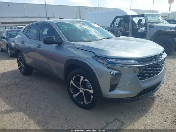 KL77LGEP6SC055698 2025 CHEVROLET TRAX - Image 1