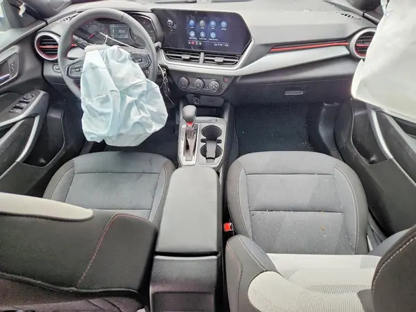 KL77LGEP6SC071156 2025 CHEVROLET TRAX - Image 8