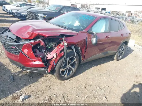 KL77LGEP6SC079595 2025 CHEVROLET TRAX - Image 2
