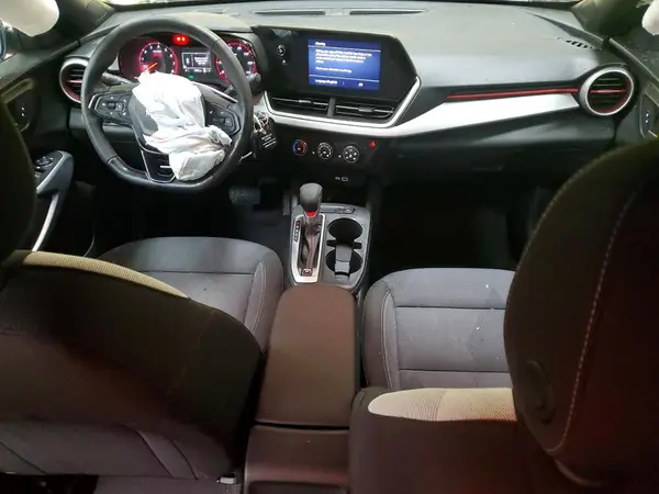 KL77LGEP7SC032155 2025 CHEVROLET TRAX - Image 8