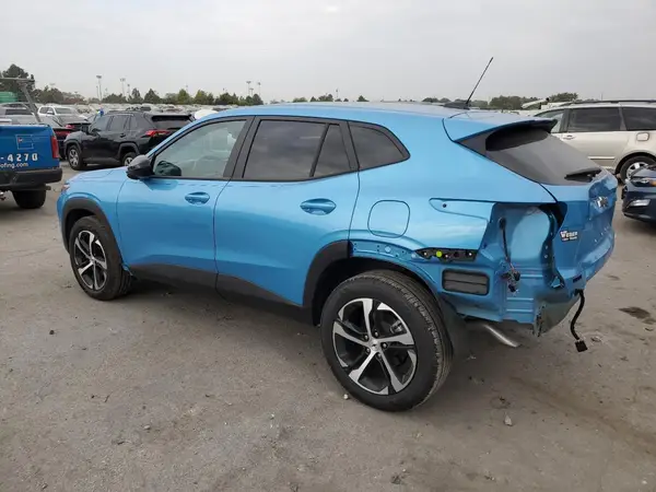 KL77LGEP7SC057993 2025 CHEVROLET TRAX - Image 2