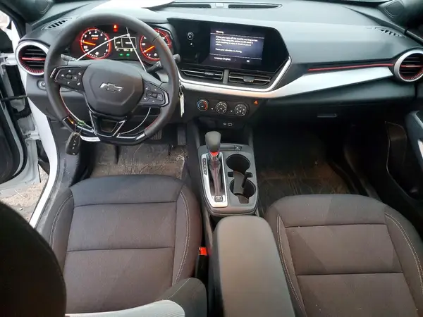 KL77LGEP7SC122034 2025 CHEVROLET TRAX - Image 8